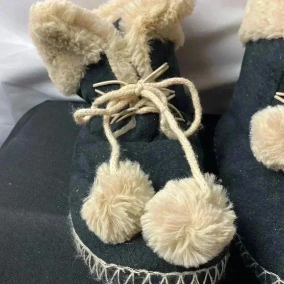 LOOBA WOMENS SIZE SMALL 5/6BLACK SLIPPER FAUX FUR LINING POM POM TIE - Picture 4 of 9